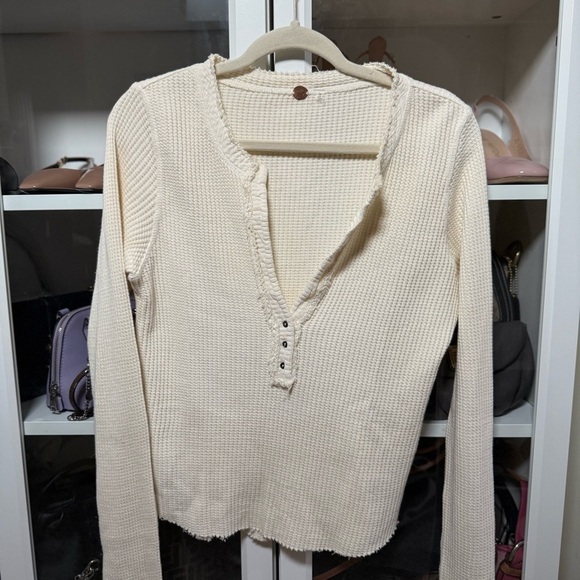 NWOT Free People One Colt Thermal Beige V Neck Long Sleeve Shirt Size Large - Picture 5 of 8